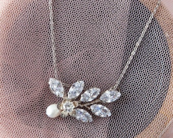 Crystal leaf bridal necklace Drop necklace Sparkling bridal necklace MIL bridal necklace Marquise leaf necklace Wedding cluster necklace