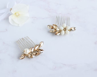 Pearl wedding hair comb Rhinestone bridal hair clip Gold hair comb Crystal hair wreath Floral hair comb Bridesmaid hair pin Rustic hair comb