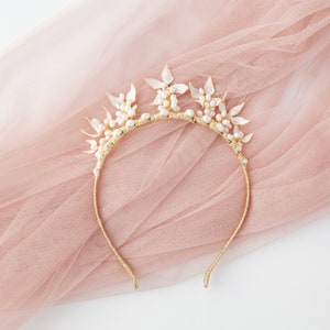 Gold flower pearl bridal tiara Gold wedding crown Floral hairpiece Pearl bridal crown Flower leaf tiara Wedding day tiara Boho crown VIENNA