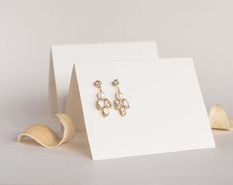 CZ dangle bridal earrings Bridal drop earrings Sparkle bridal earrings Crystal pearl marquise wedding earrings Minimalist Wedding Earrings