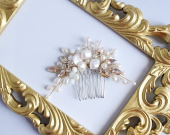 Pearl wedding hair comb Rhinestone bridal hair clip Gold hair comb Crystal hair wreath Floral hair comb Bridesmaid hair pin Rustic hair comb