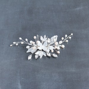 Silver flower bridal hair comb Crystal floral bridal clip Wedding headpiece Rustic wedding hair comb Side hair combs Floral bridal hair comb image 3