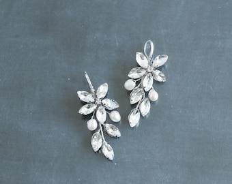 Crystal silver earrings Bridal earrings Bridesmaid gift Wedding earrings Bridesmaid earrings Women leaf earring Crystal Bridal jewelry