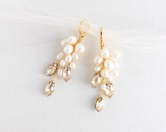 Crystal leaf bridal earrings Gold pearl wedding earrings Rhinestone leaves bridal earrings Modern bride earrings Bridal jewelry GISELLE