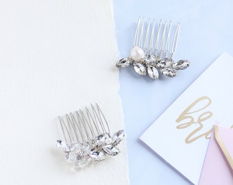 Pearl wedding hair comb Rhinestone bridal hair clip Silver hair comb Crystal hair wreath Floral comb Bridesmaid hair pin Crystal hair comb