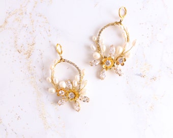 CZ oval bridal earrings Gold crystal wedding earrings Floral bridal hoop earrings Bridal chandelier earrings Statement wedding earrings