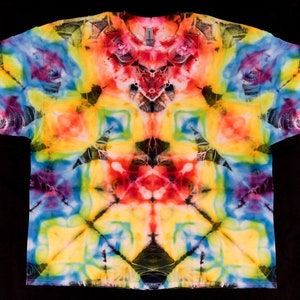 Tie-dye T-shirt : 3XL Gildan rainbow mirrored shibori with geode ripples ice-dye