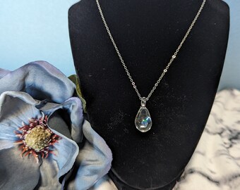 Glass Encased Opal Necklace - Circle Round