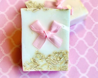 20  Girl Baby Shower Favors / Soap Favors / Shower Decoration