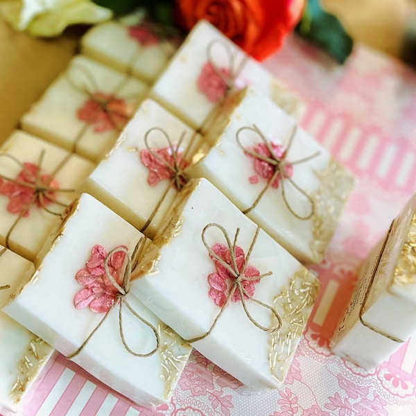 10 Bridal Shower Favors For Guests / Wedding Favors / Baby Shower Favors