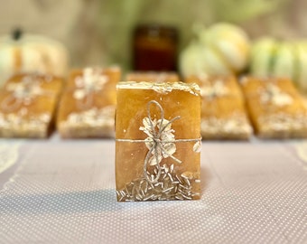 10 Bridal Shower Soap Favors / Engagement Favors / Honey Soap