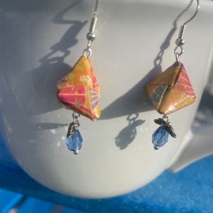 Origami earrings/Geometric-Triangle Chiyogami Yellow