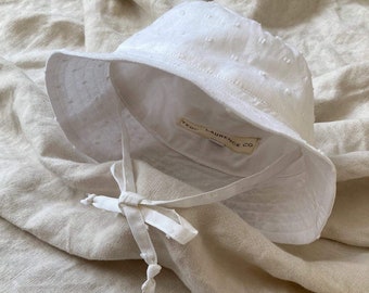 White Spot Bucket Hat Newborn - Adult