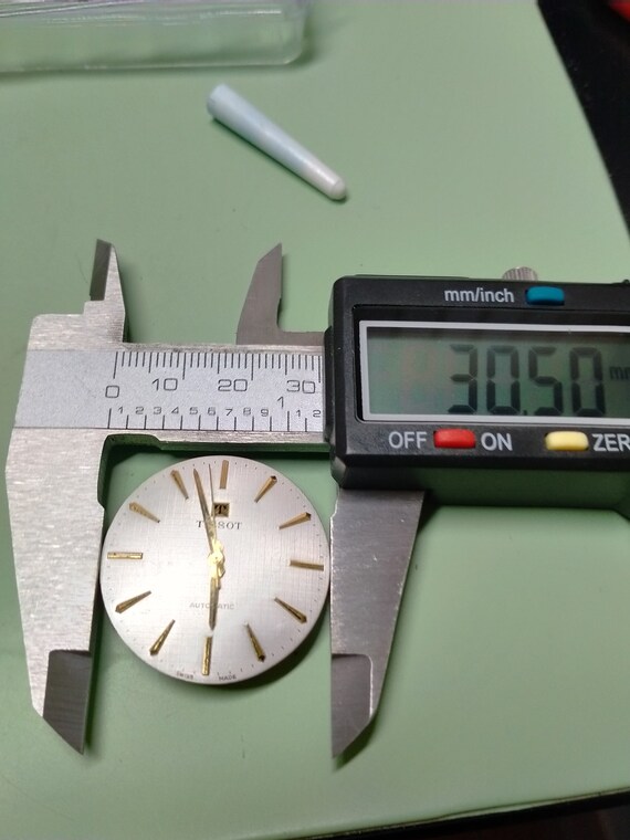 Tissot 2471 Automatic Movement With Dial And Hands - image 3