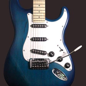 Stratocaser Ultramarine Blue