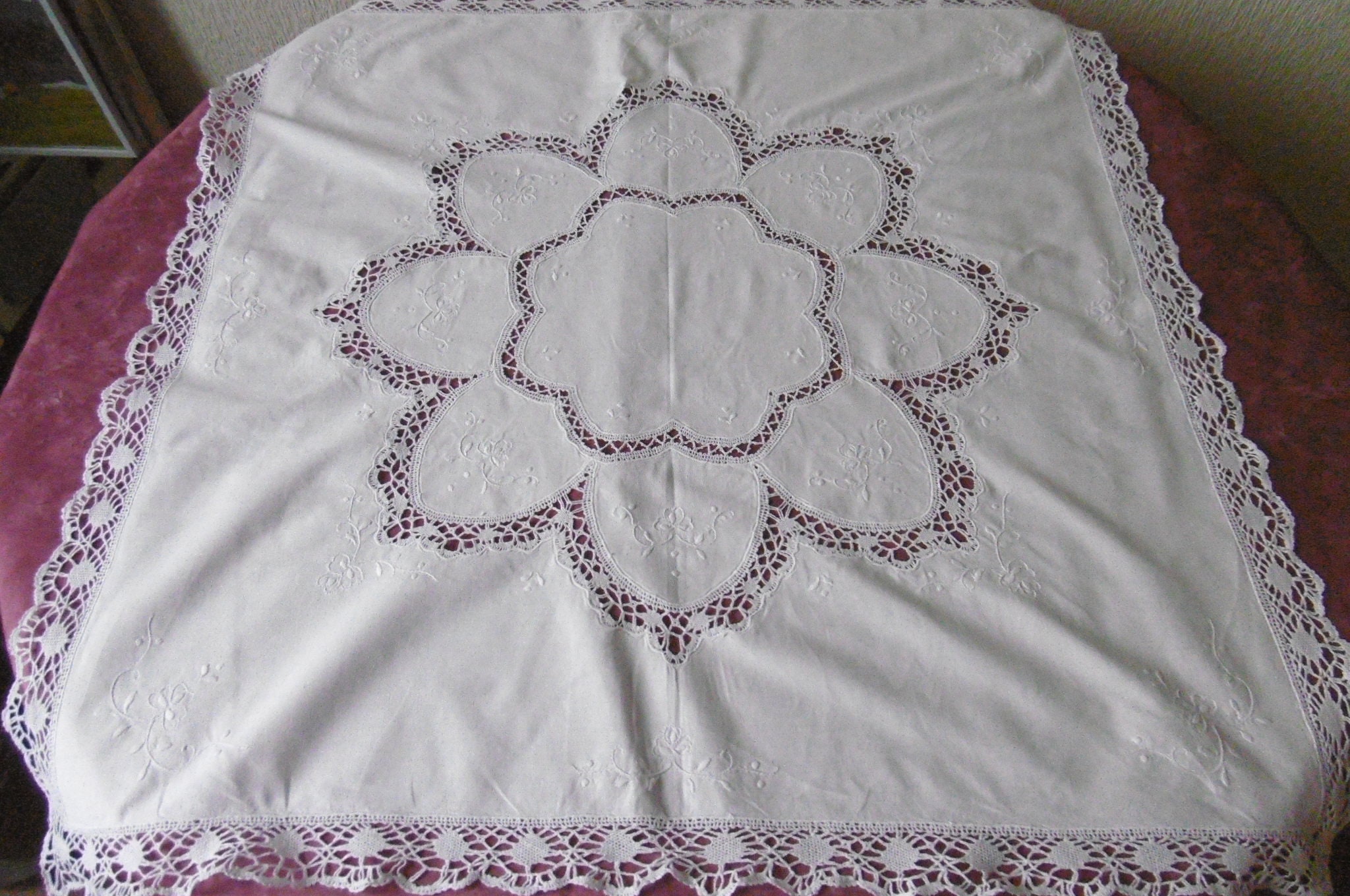 Superbe Nappe avec Dentelle Du Puy Bel Entredeux et Broderies