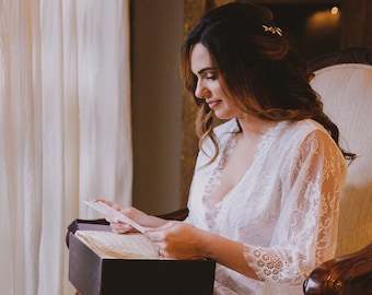 Lace Getting Ready Robe: Bridal Shower Gift