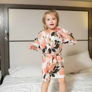 Dziecięce szlafroki kimono z kwiatowym wzorem - Szlafroki dla dziewczynek sypiących kwiaty - Letnie szlafroki dziecięce na plażę, wesele, sesję zdjęciową, basen