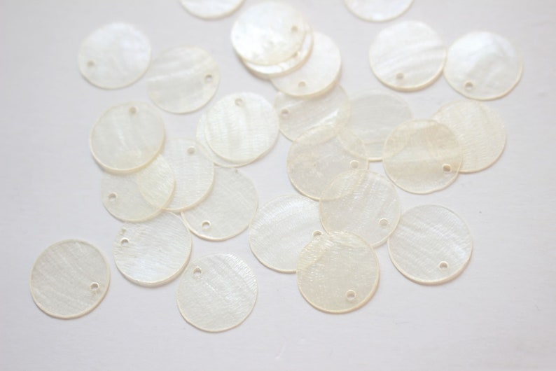 MOP Tear Drop Shell Pendant Mother of Pearl Translucent Round Pendant Earring Making 20Pcs- Round Shell Natural White Shell Slice Pendant