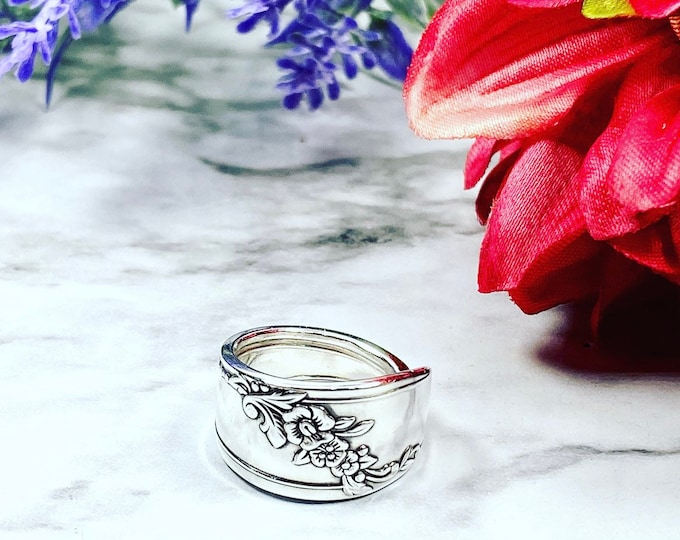 Spoon  Ring - Floral Spoon Ring - Vintage Silverware Ring - Queen Bess 1946
