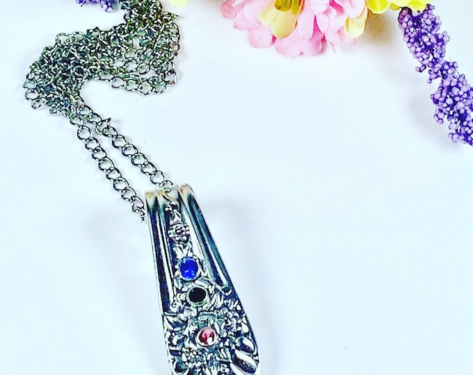 Custom Birthstone Spoon Necklace – Made from Vintage 1953 Silverware – Gift for Mom or Grandma - Spoon jewelry