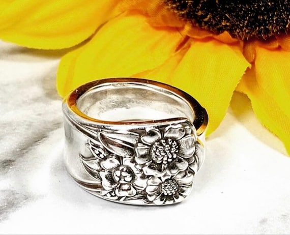 Spoon Ring - Sunflower Spoon Ring - Vintage Silverware Ring - April Pattern Ring