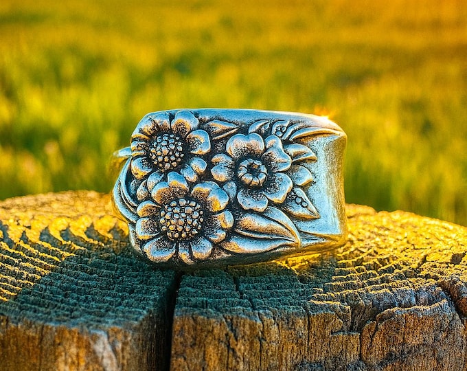 Vintage Sunflower Spoon Ring – Handmade from 1950 April Pattern Silverware | Eco-Friendly Upcycled Jewelry Gift for Her