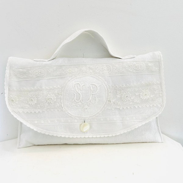 Trousse pochette « MONOGRAMMES », style ancien, vintage, shabby, blanc, dentelle, fait main