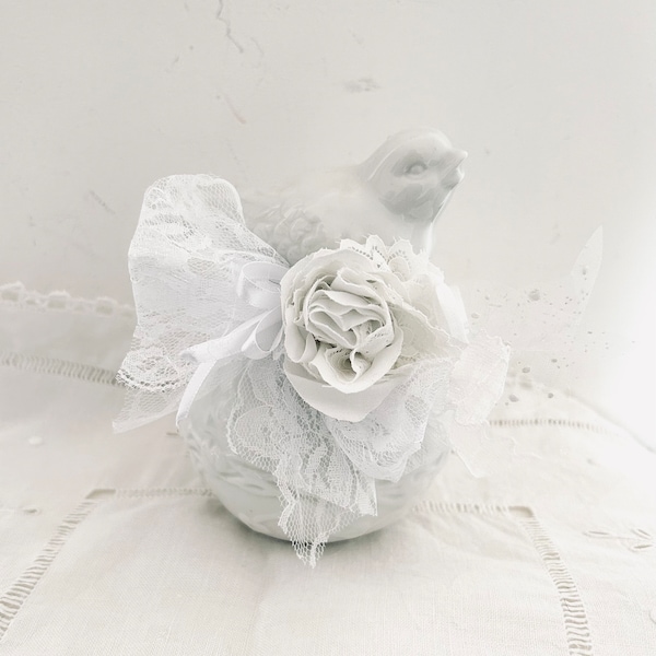 Oiseau céramique «SHABBY», blanc, dentelle style victorien vintage romantique