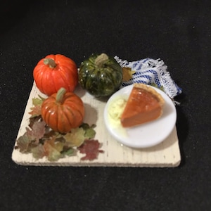 1/12 Scale Autumn Pumpkins and Pumpkin Pie