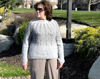 Jersey de lana Fair Isle gris parduzco Lopapeysa Suéter Jacquard con canesú redondo