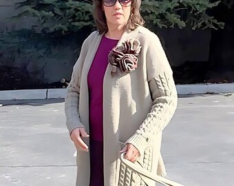 Cárdigan de mezcla de lana de punto trenzado hecho a mano: Chaqueta larga extragrande con broches