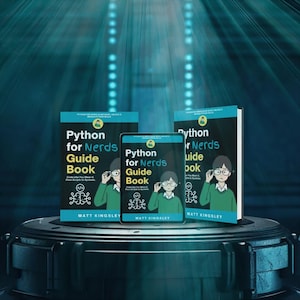 K&ouml;nnte beinhalten: Drei Exemplare des Buches "Python for Nerds Guide Book" von Matt Kingsley. Der Buchumschlag zeigt eine Comicfigur mit Brille und gr&uuml;nem Hemd. Der Buchtitel ist in blau und wei&szlig;.