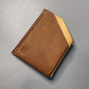 Portafoglio porta carte di credito in pelle Badalassi Publo minimalista fatto a mano "WINSTON WOLF". Un regalo unico per Natale/compleanno/Festa del papà per lui/per gli uomini!