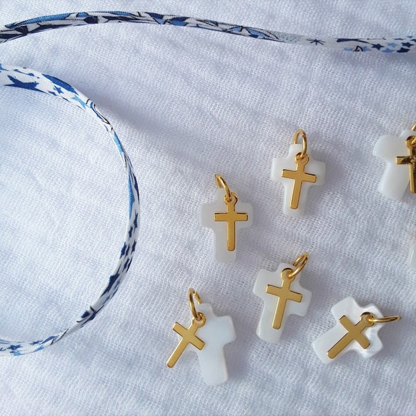 BRELOQUE : Lot croix en nacre & croix dorée baptême à rajouter sur les pochons de dragées bijoux bapteme naissance communion mariage faveur