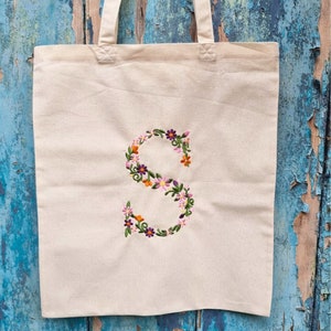 Personalisierte Blumeninitiale gestickte natürliche oder schwarze Einkaufstasche | Individuelles Design | Personalisierte Farben | Baumwoll Canvas Einkaufstasche