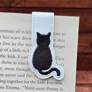 Embroidered Black Cat Magnetic Bookmark: Book Lover Gift