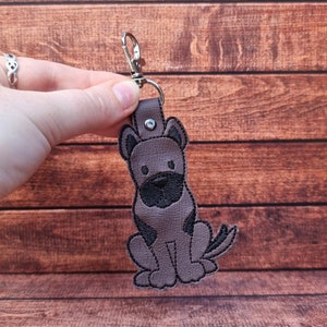 Portachiavi ricamato con simpatico cane pastore tedesco / Regalo per amanti dei cani / Etichetta per borsa ricamata / Vinile in similpelle / Chiusura a moschettone / Etichetta per cucciolo