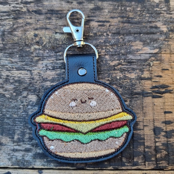 Porte-clés Burger mignon | Hamburger Kawaii | Hamburger au fromage | Porte-clés brodé | Vinyle similicuir noir | Matériel de pince à homard | Étiquette de sac mignon