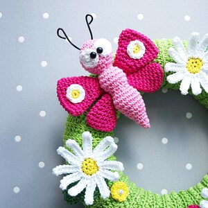 Crochet pattern door wreath with butterfly PDF file in German image 4