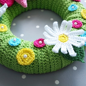 Crochet pattern door wreath with butterfly PDF file in German image 2
