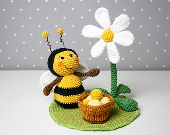 Crochet instructions bees with flower and bucket - PDF file