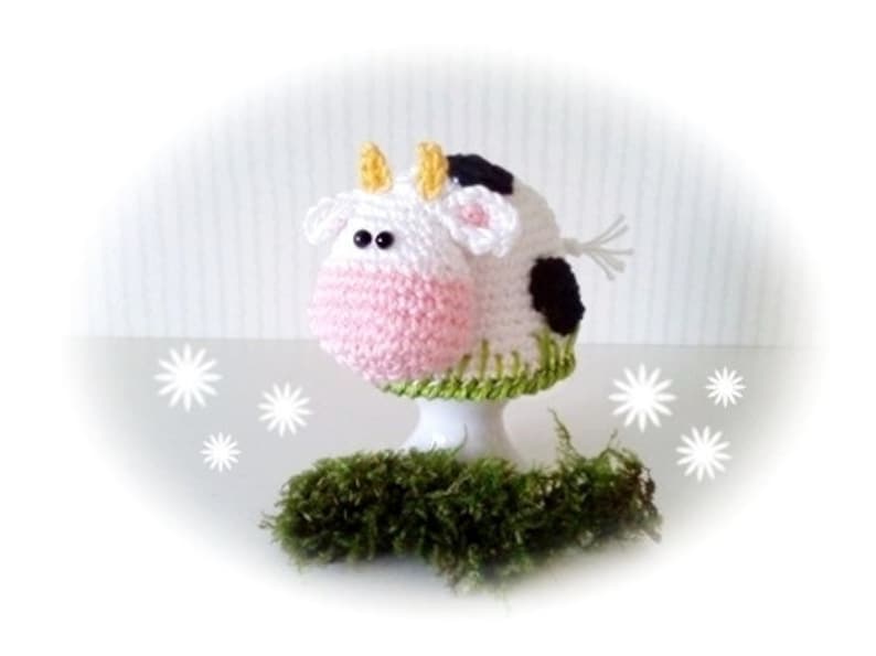 Crochet pattern egg warmer cow PDF file in German image 1