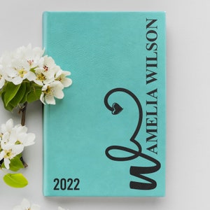 Kundenspezifisches Journal, personalisiertes Skizzenbuch, kundenspezifisches Notizbuch, graviertes Kunstleder-Journal, kundenspezifisches Tagebuch, erstes Design Petrolfarbenes Skizzenbuch
