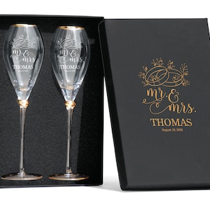 Set von 2 Personalisierte Hochzeit Sektgläser Tulpenform - Hochzeit Toast Gläser für Braut und Bräutigam - Love Birds Hochzeit Gläser