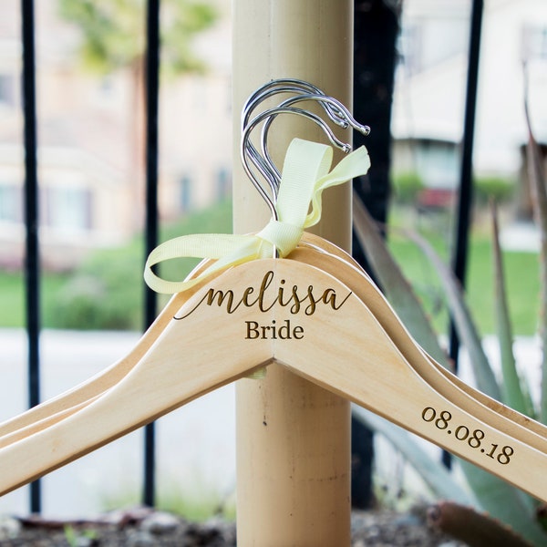 Custom Bride hangers for wedding,Mrs to be hanger,name hanger,hanger for wedding dress,dress hanger,Engraved hanger,wooden engrave,wood