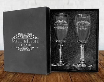 Set of 2 champagne flues, personalized First names & Date engraved,wedding toasts, Wedding Champagne Flutes, Engraved Wedding Glasses,Custom