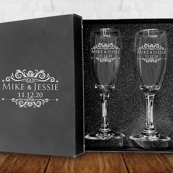 Set of 2 champagne flues, personalized First names & Date engraved,wedding toasts, Wedding Champagne Flutes, Engraved Wedding Glasses,Custom