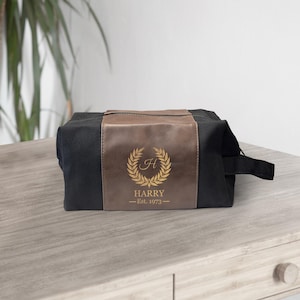 Custom Travel Toiletry Bag,Shaving Bags,Groom Gift,Gift for him,Best man gift, Groomsmen Proposal Gifts Box,Engraved Travel Dopp Kit Bag