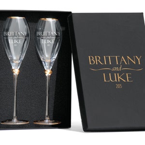 Set of 2 Personalized Wedding Champagne Flutes Tulip Shape - Wedding Toasting Glasses for Bride and Groom - Engraved Glasses for Wedding